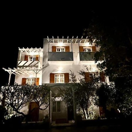 Deluxe Studios & Suites Ageri-Milos Adamantas  Exterior photo