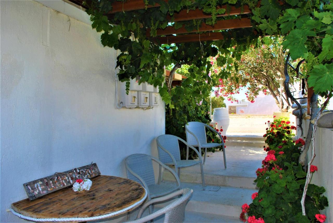 Deluxe Studios & Suites Ageri-Milos Adamantas  Exterior photo